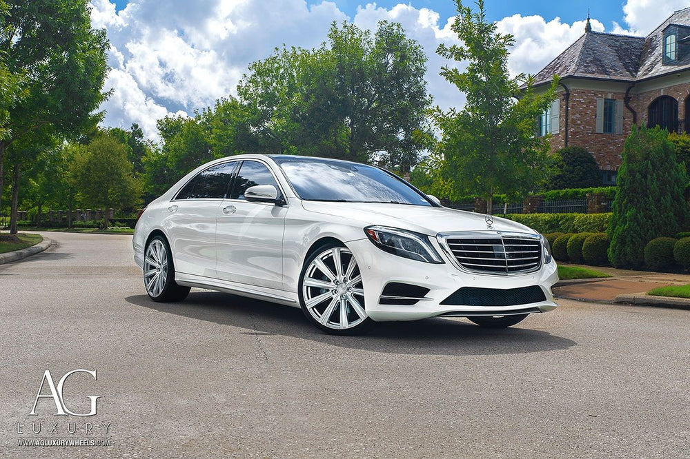 Mercedes-Benz S500 on custom forged wheels