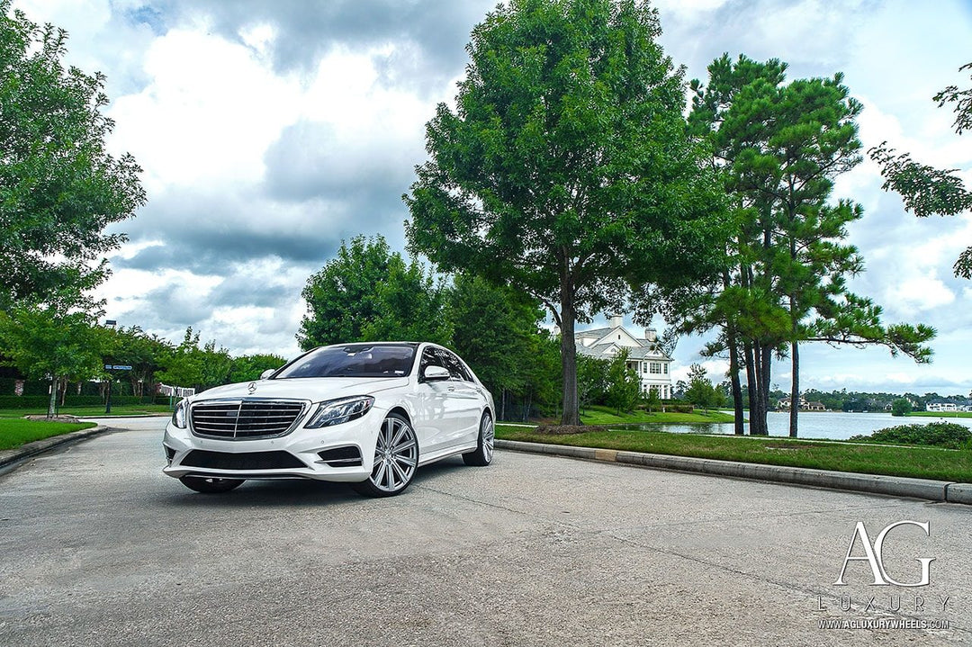 Mercedes-Benz S500 on custom forged wheels