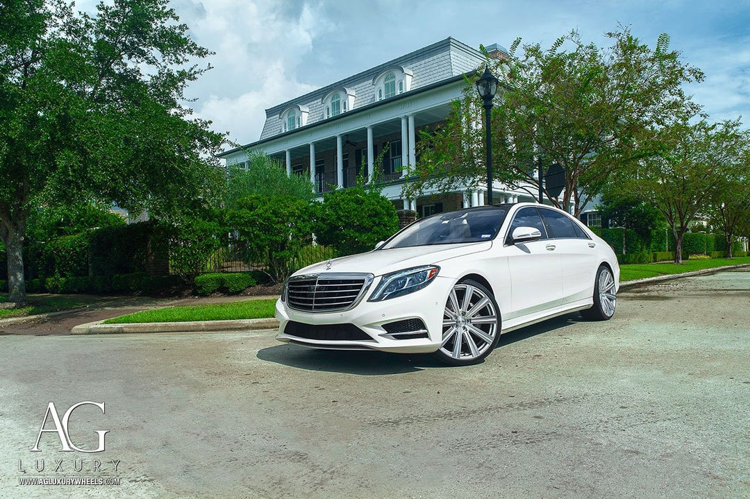Mercedes-Benz S500 on custom forged wheels