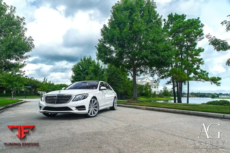 Mercedes-Benz S500 on custom forged wheels
