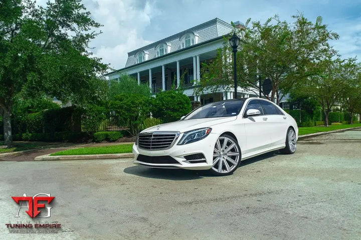 Mercedes-Benz S500 on custom forged wheels