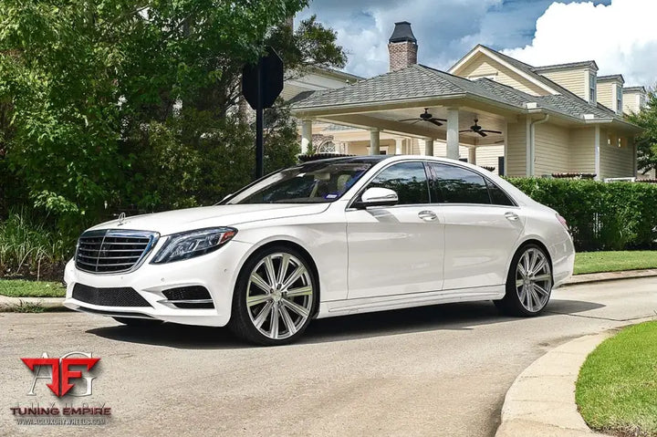 Mercedes-Benz S500 on custom forged wheels