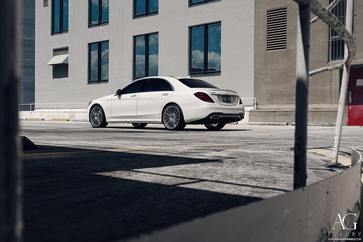 Mercedes-Benz S560 on custom forged wheels