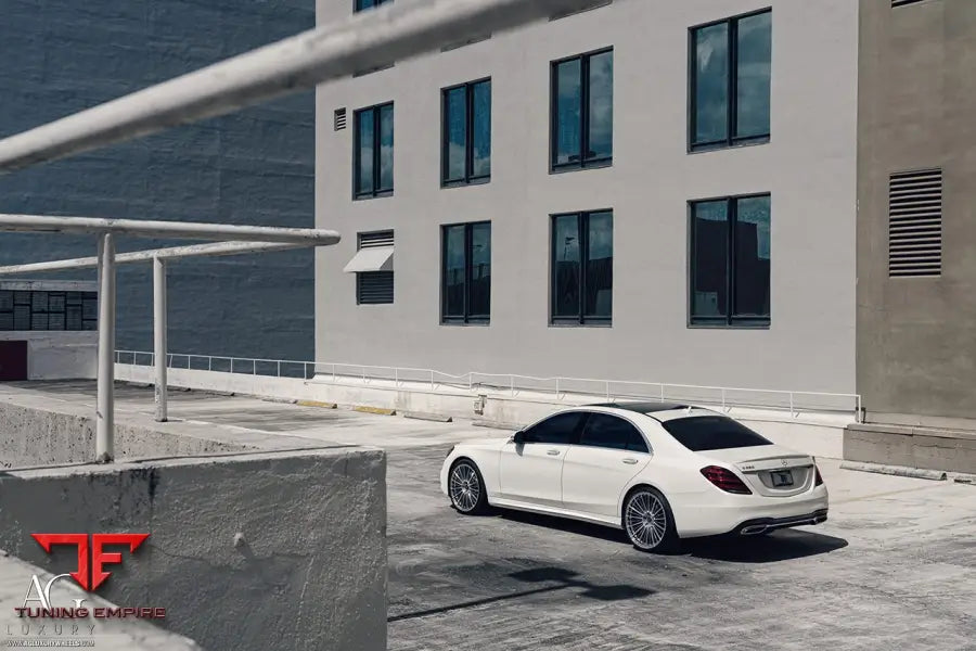 Mercedes-Benz S560 on custom forged wheels