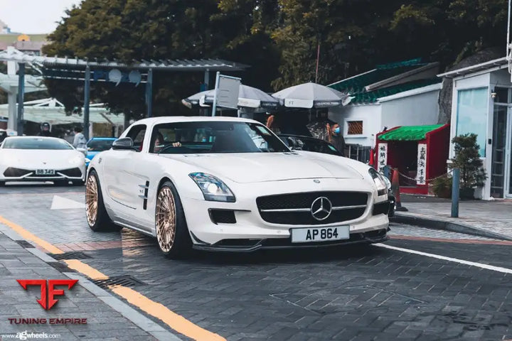 MERCEDES-BENZ SLS on custom forged wheels