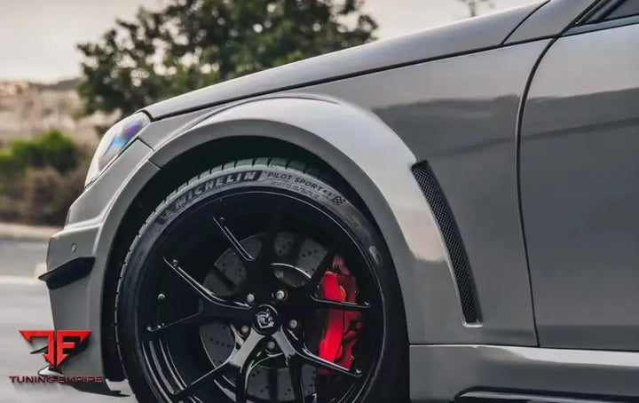 MERCEDES BENZ W204 C63 AMG SEDAN BKSS STYLE WIDE FULL BODY KIT BSD