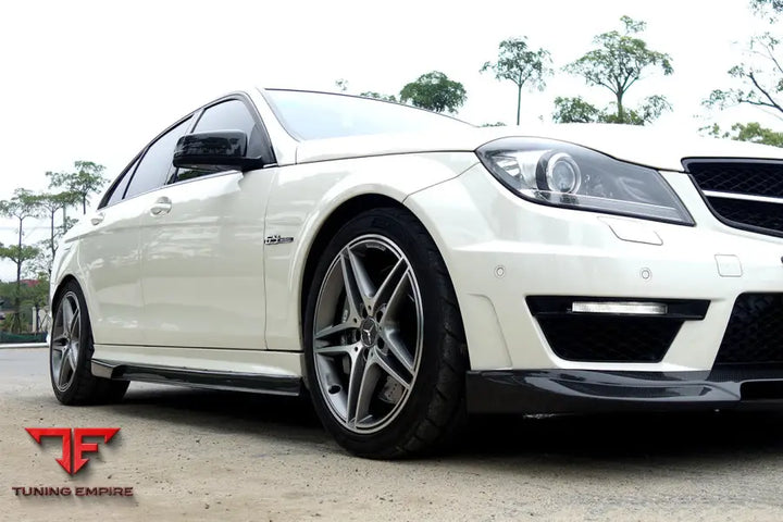 MERCEDES BENZ W204 C63 AMG SEDAN VS STYLE CARBON FIBER SIDE SKIRTS BSD