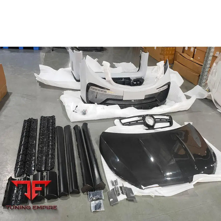 MERCEDES-BENZ W447 UPGRADE TOP CARBON FIBER BODY KIT