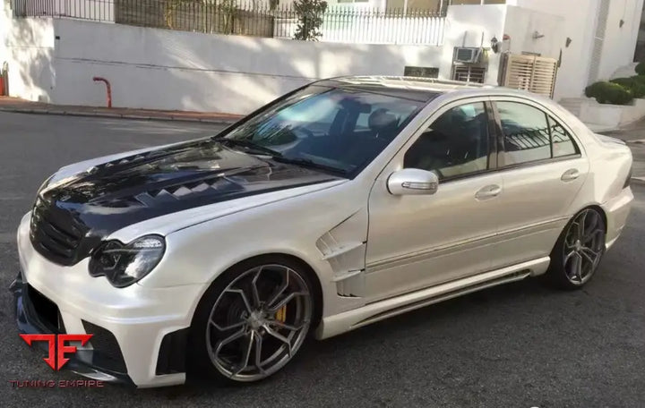 MERCEDES C-CLASS W203 BODY KIT