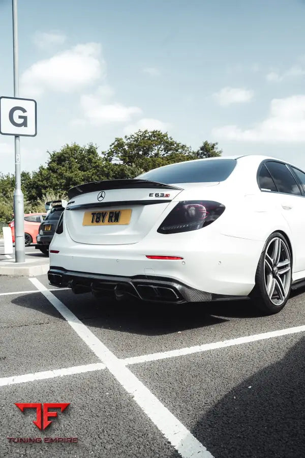 MERCEDES E63 W213 2018-2020 PRE-FACELIFT CARBON FIBRE DIFFUSER - CT CARBON