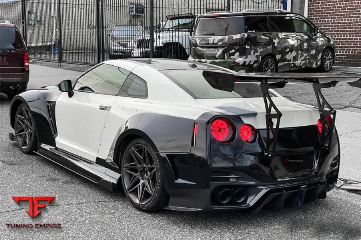NISSAN GT-R R35 2008 - 2020 CARBON WIDE BODY KIT