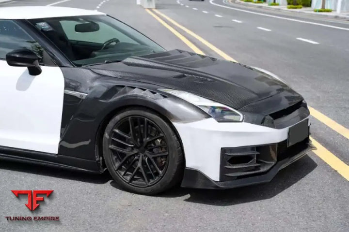 NISSAN GT-R R35 2016 - 2023 to NISSAN GT-R R35 2024 + CONVERSION DRY CARBON BODY KIT
