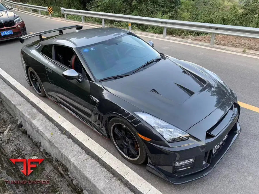 NISSAN GTR CARBON FIBER BODY KIT
