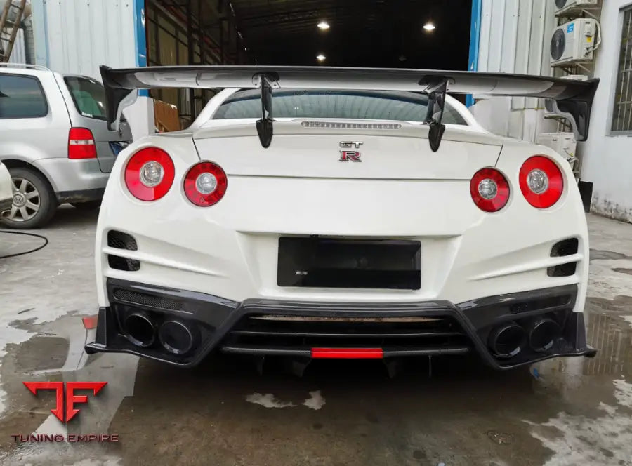 NISSAN GTR R35 CARBON BODY KIT