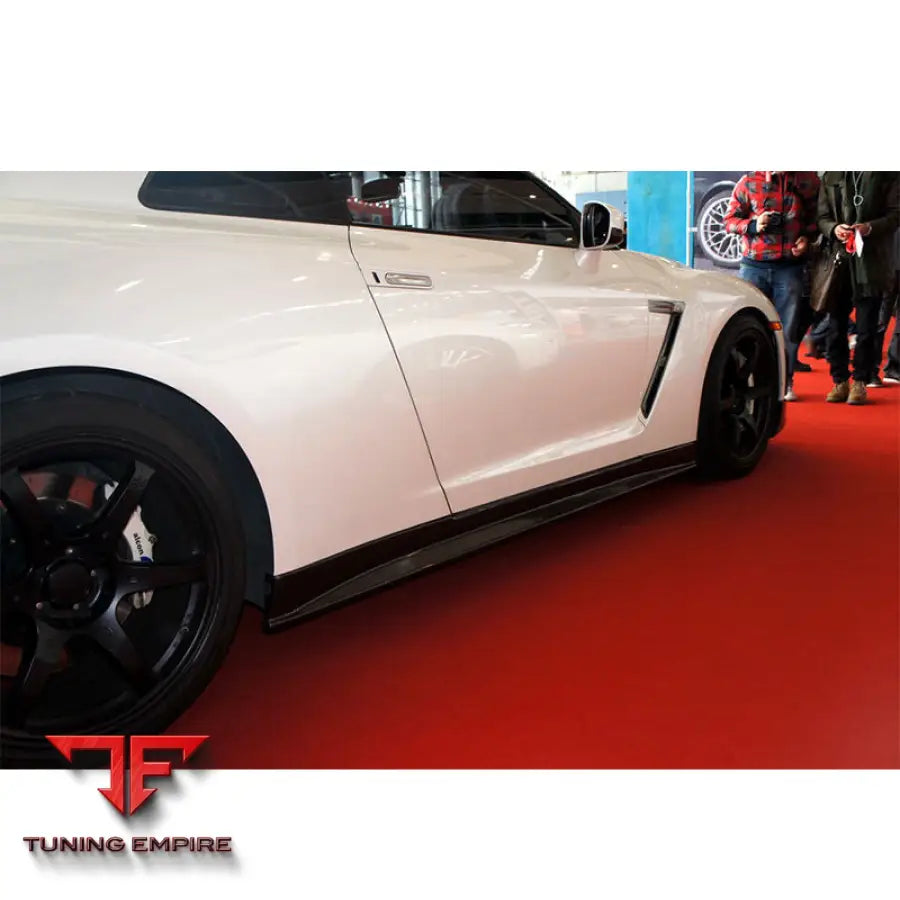 NISSAN GTR R35 CARBON FIBER PARTS