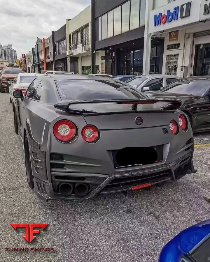 NISSAN GTR R35 CARBON FIBER PARTS
