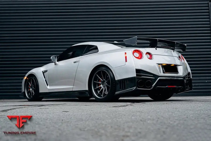 NISSAN GTR R35 DBA & EBA NSM STYLE CARBON FIBER REAR DIFFUSER WITH CANARDS & BREAK LIGHT BSD