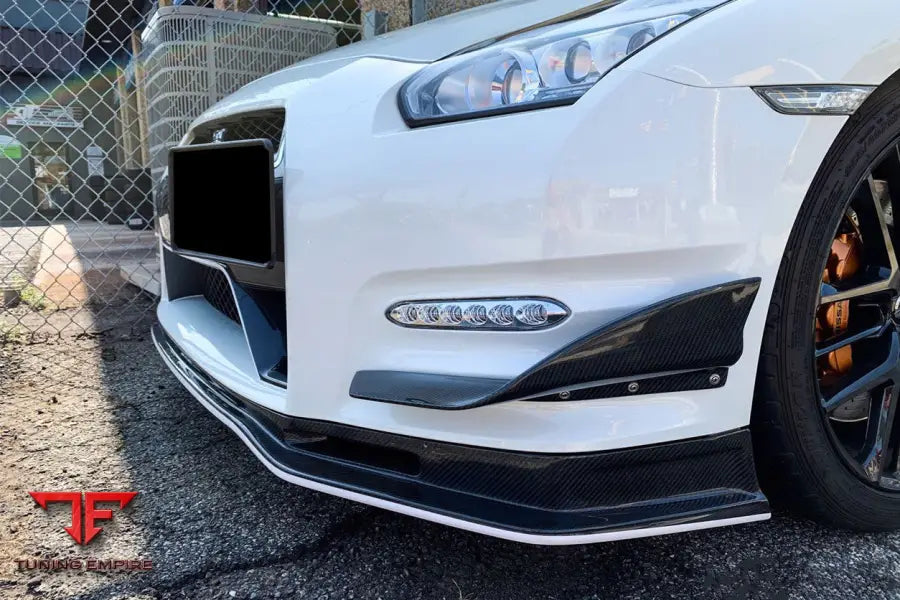 NISSAN GTR R35 DBA MINES STYLE CARBON FIBER FRONT CANARDS BSD