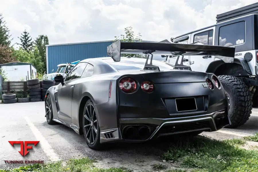 NISSAN GTR R35 EBA CARBON FIBER REAR DIFFUSER VALANCE BSD
