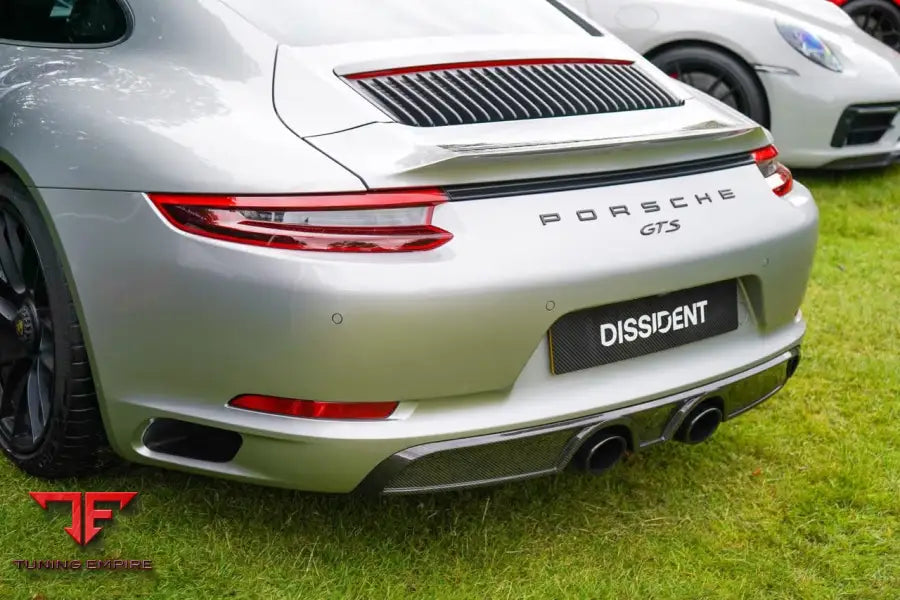 Porsche 911 991.2 carbon package detail