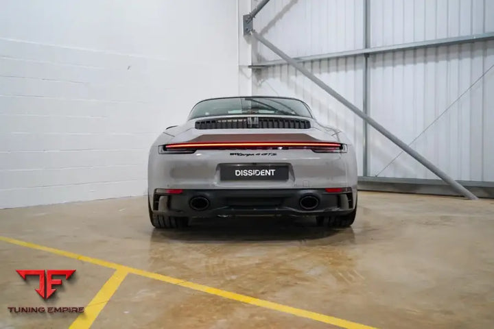 Porsche 911 992.1 mini ducktail detail
