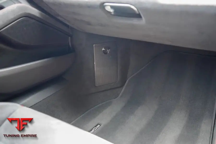 Porsche 911 992.2 carbon fuse panel detail