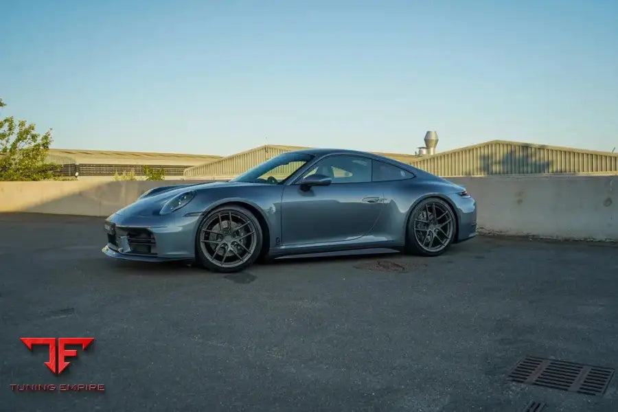 Porsche 911 992.2 Coupe carbon pack detail