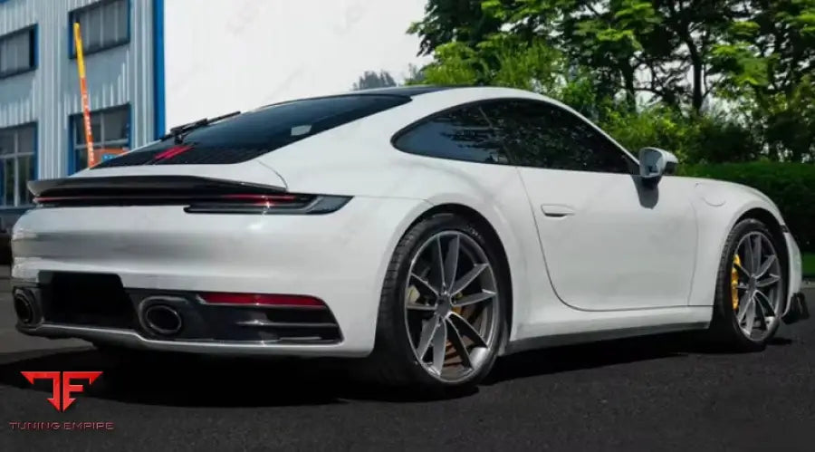 PORSCHE 911 992 CARBON FIBER REAR DIFFUSER