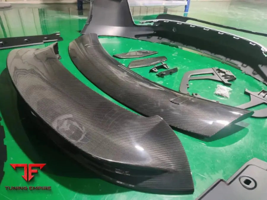 PORSCHE 911 992 UPGRADE TO GT3 992 DRY CARBON BODY KIT