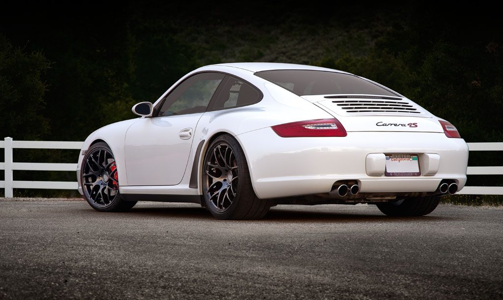 PORSCHE 911 CARRERA 4S 997 on custom forged wheels