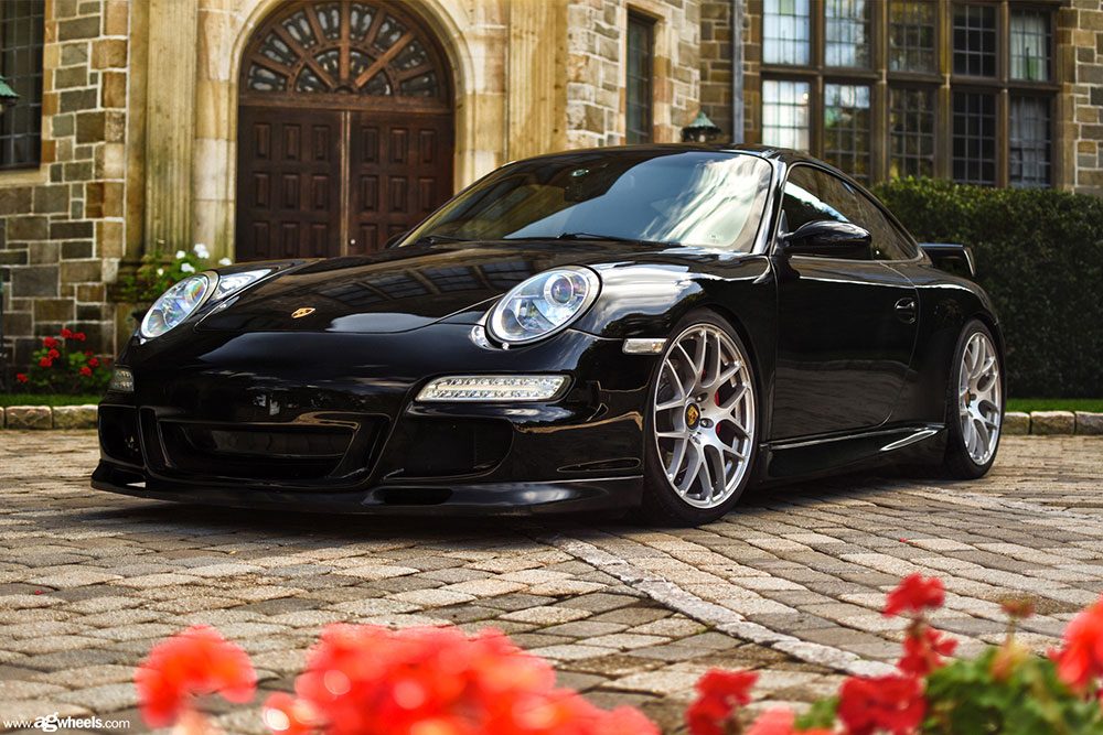 PORSCHE 911 CARRERA 997 on custom forged wheels