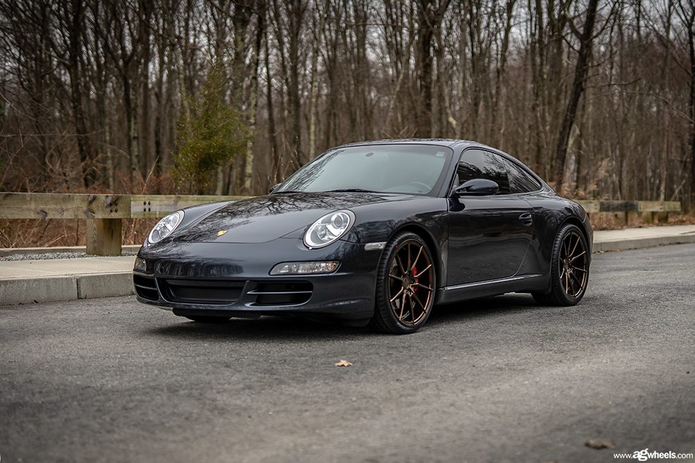 PORSCHE 911 CARRERA S 997 on custom forged wheels