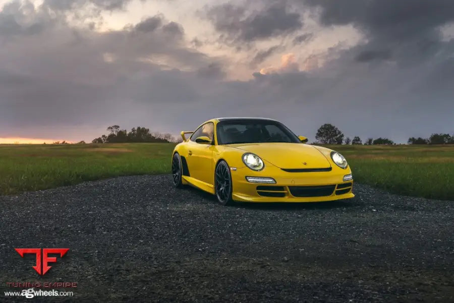 PORSCHE 911 CARRERA S 997 on custom forged wheels