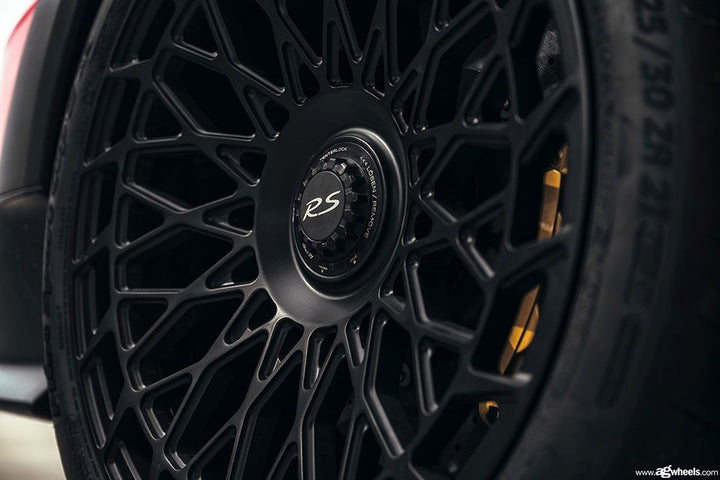 PORSCHE 911 GT2 RS 991 on custom forged wheels