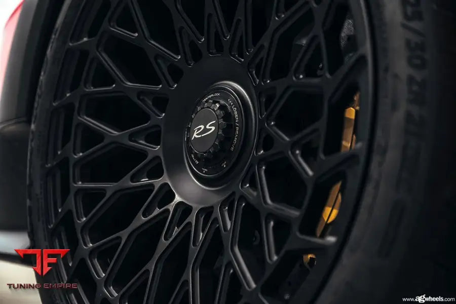 PORSCHE 911 GT2 RS 991 on custom forged wheels