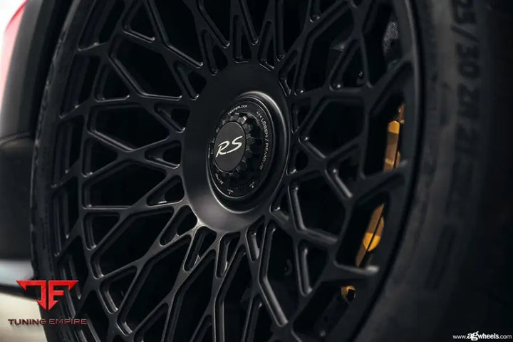 PORSCHE 911 GT2 RS 991 on custom forged wheels
