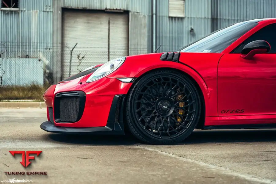 PORSCHE 911 GT2 RS 991 on custom forged wheels