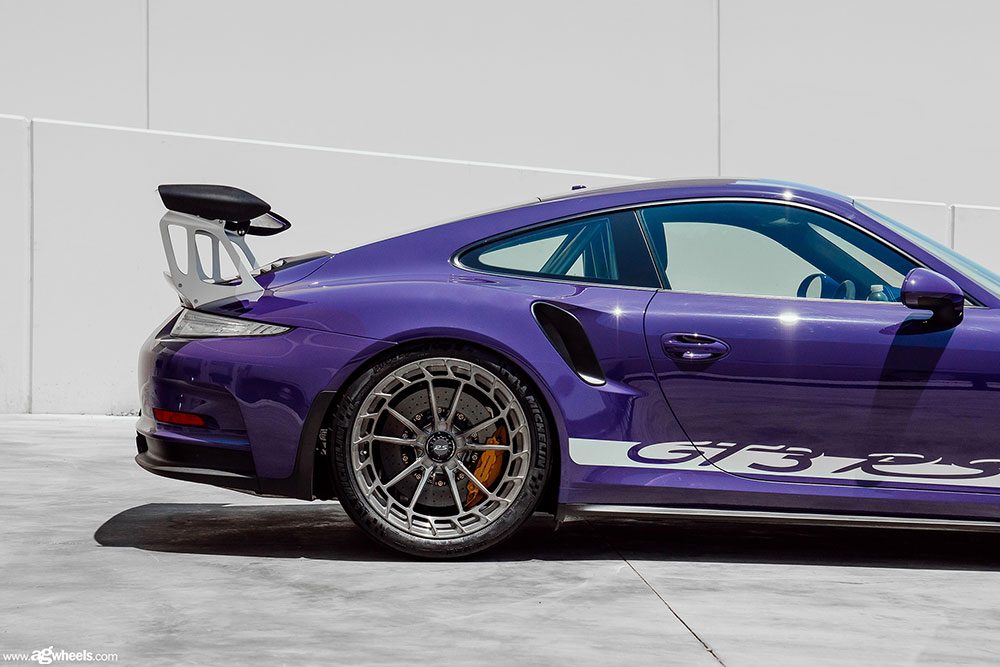 PORSCHE 911 GT3 RS 991 on custom forged wheels