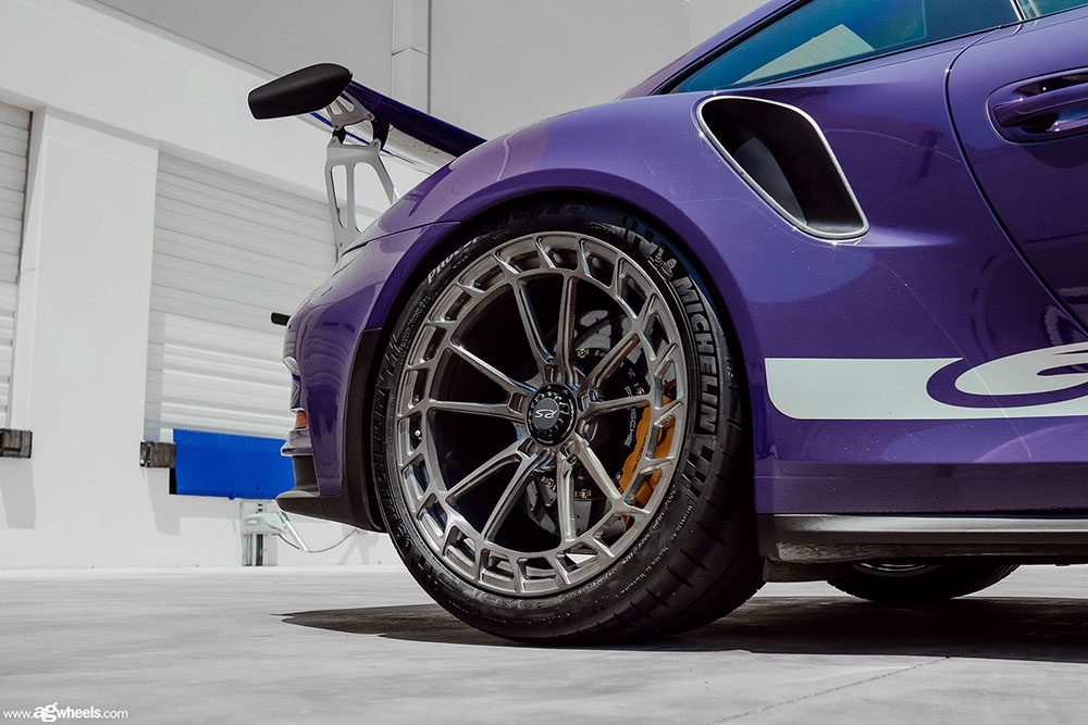 PORSCHE 911 GT3 RS 991 on custom forged wheels