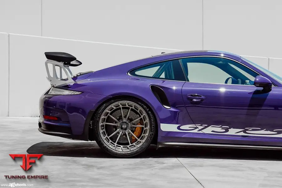 PORSCHE 911 GT3 RS 991 on custom forged wheels