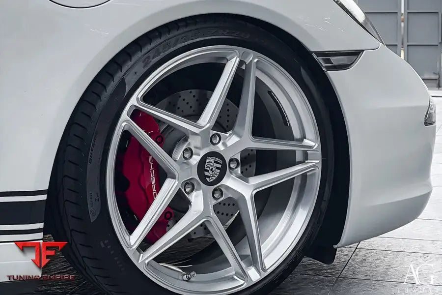 Porsche 911 Targa on custom forged wheels