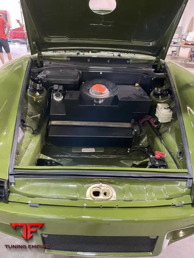 Porsche 964 993 centre-fill fuel cell kit, view 3