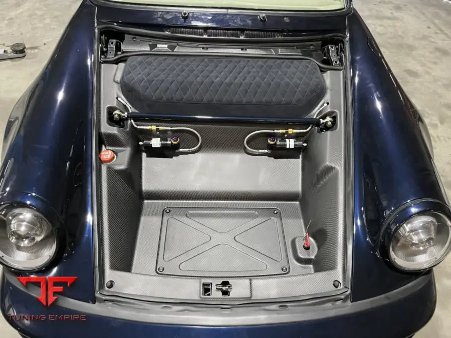 Porsche 964 carbon trunk liner, view 3