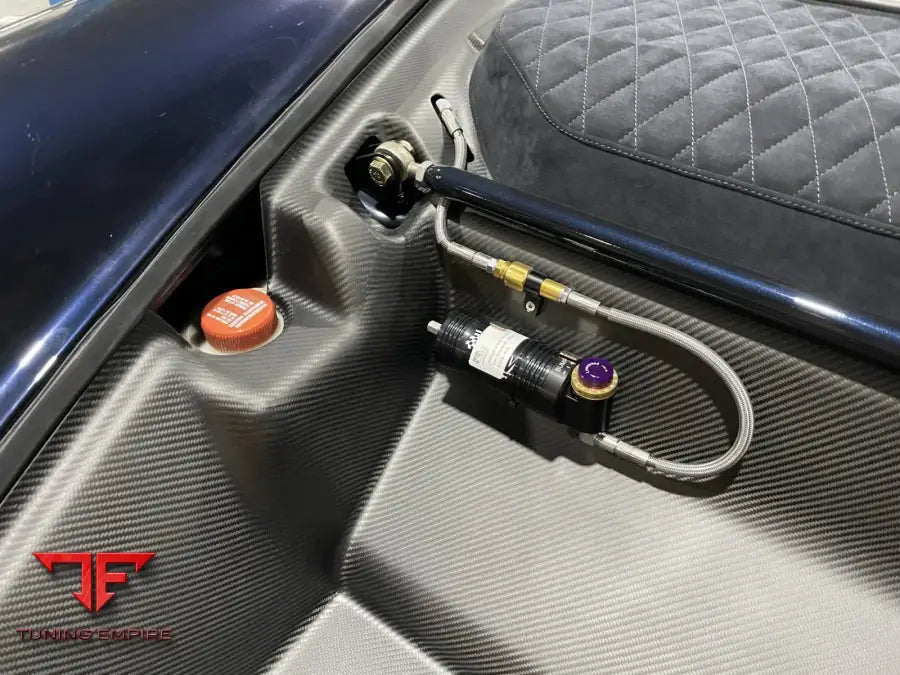 Porsche 964 carbon trunk liner, view 4