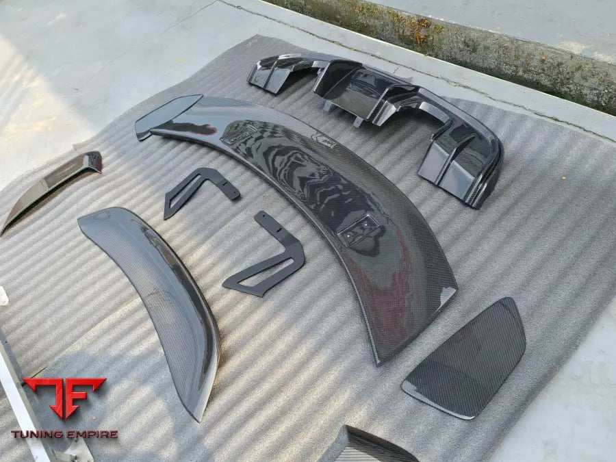 PORSCHE CAYMAN 718 982 TO GT4 CARBON CONVERSION BODY KIT