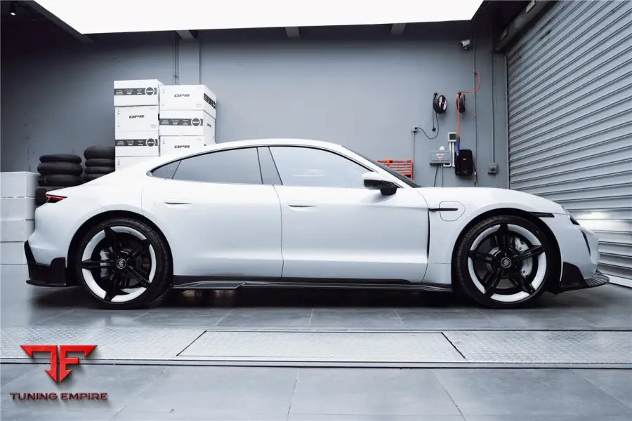 PORSCHE TAYCAN & 4 & 4S & GTS & TURBO CADO STYLE SIDE SKIRTS BSD