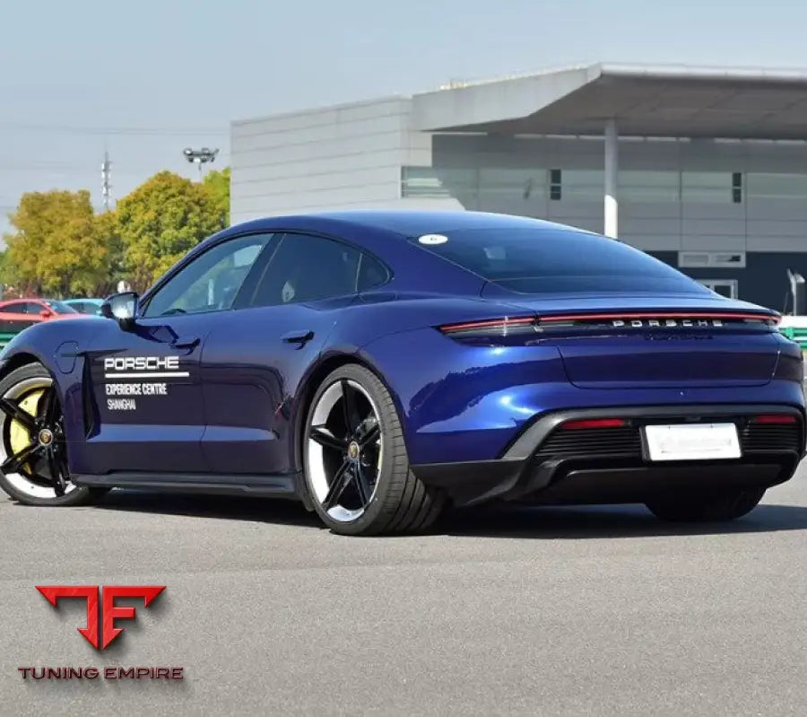 PORSCHE TAYCAN GTS TURBO S 9J1 CARBON FIBER SIDE SKIRTS