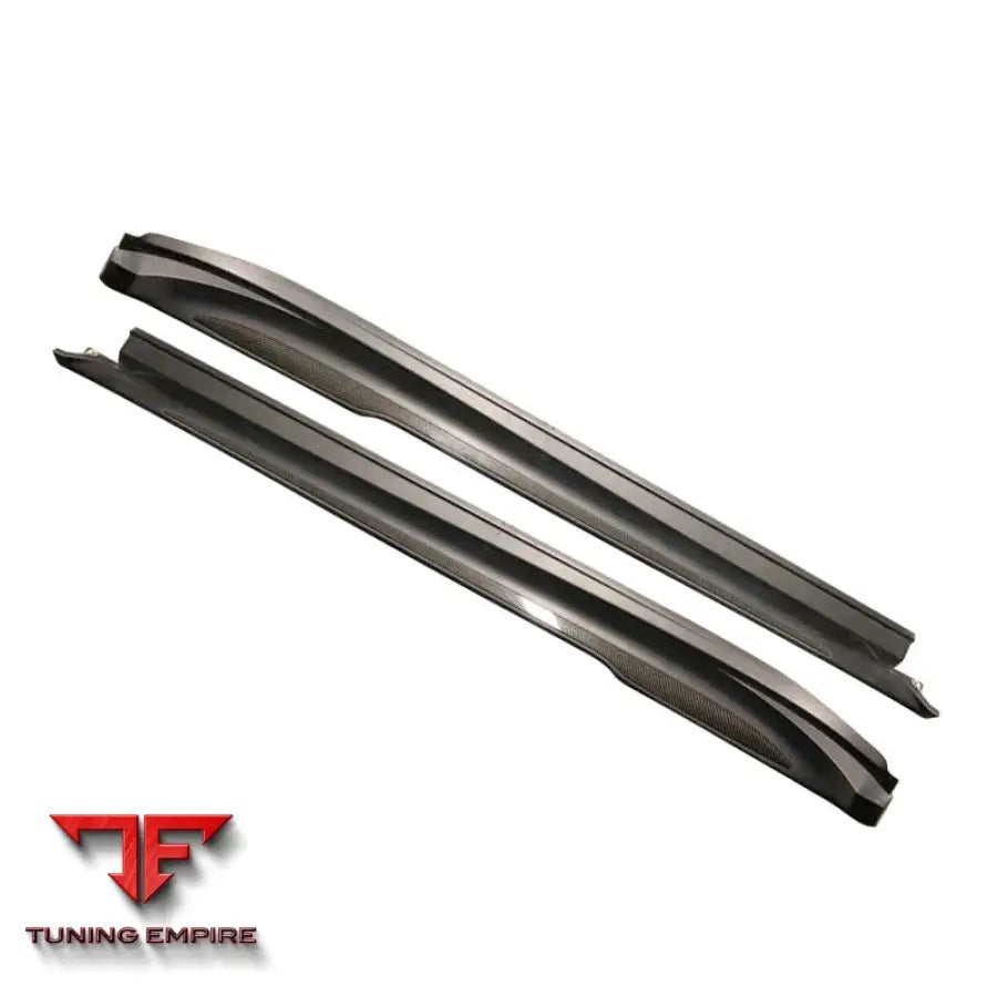PORSCHE TAYCAN GTS TURBO S 9J1 CARBON FIBER SIDE SKIRTS