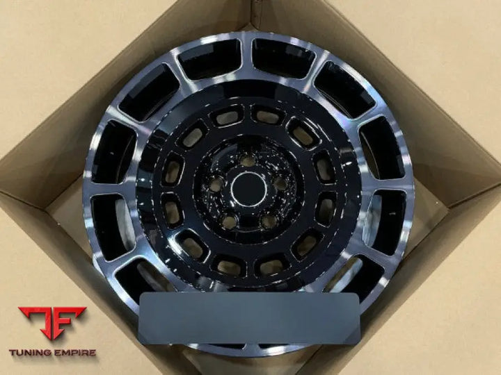 RANGE ROVER WHEEL DEFENDER 110 2025