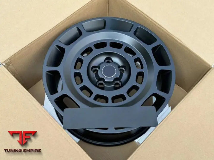 RANGE ROVER WHEEL DEFENDER 110